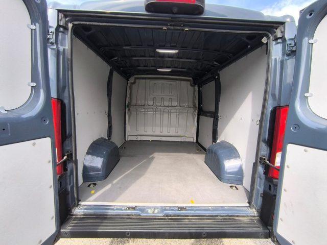 PEUGEOT Boxer 328 2.2 BlueHDi 120 S&S PC-TN Furgone