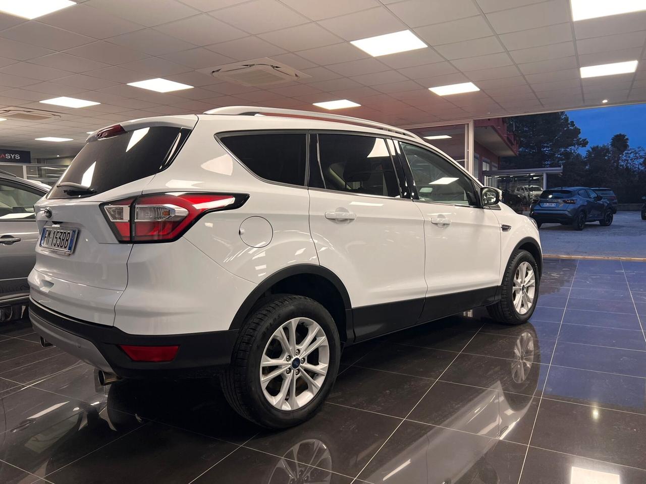 Ford Kuga 1.5 TDCI 120 CV S&S 2WD Powershift Titanium