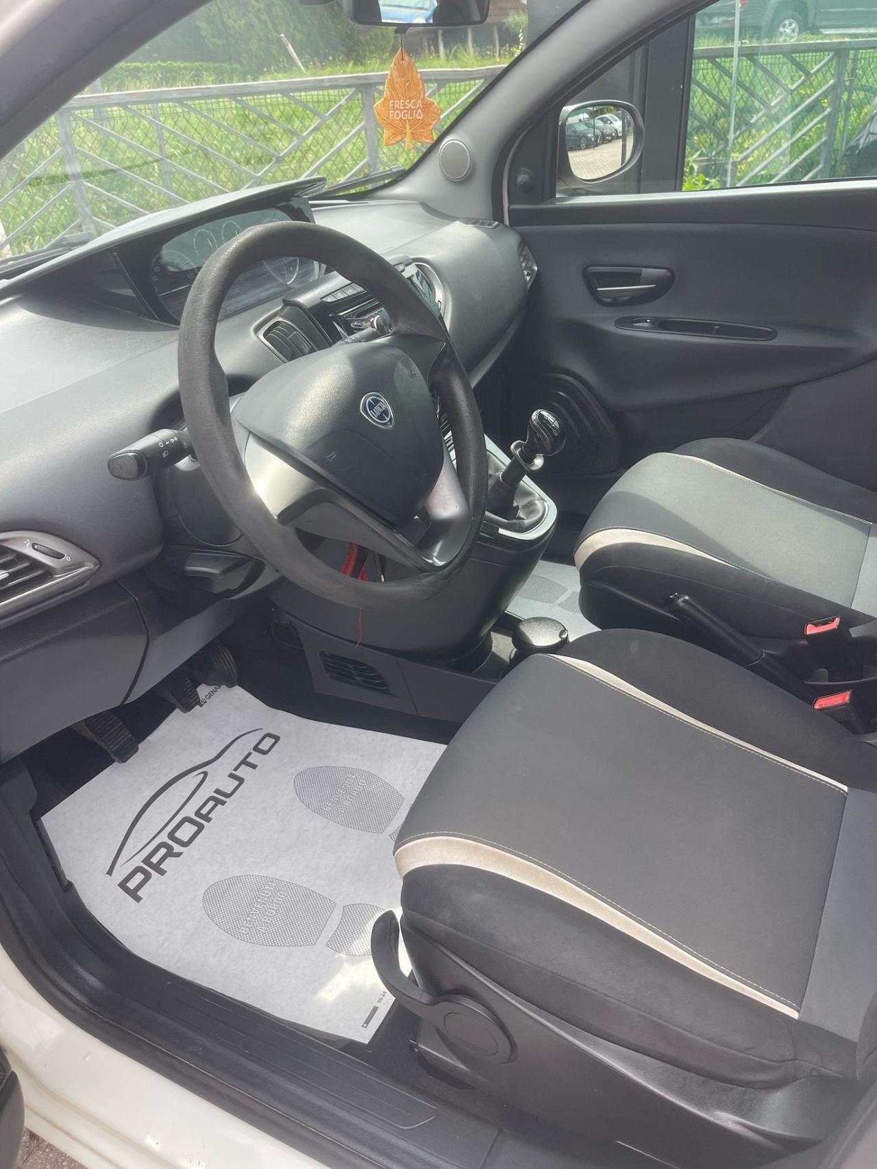 Lancia Ypsilon 1.2 69 CV 5 porte GPL Ecochic Gold