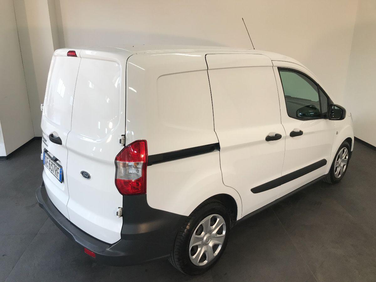 FORD TRANSIT COURIER TDCI TREND VAN