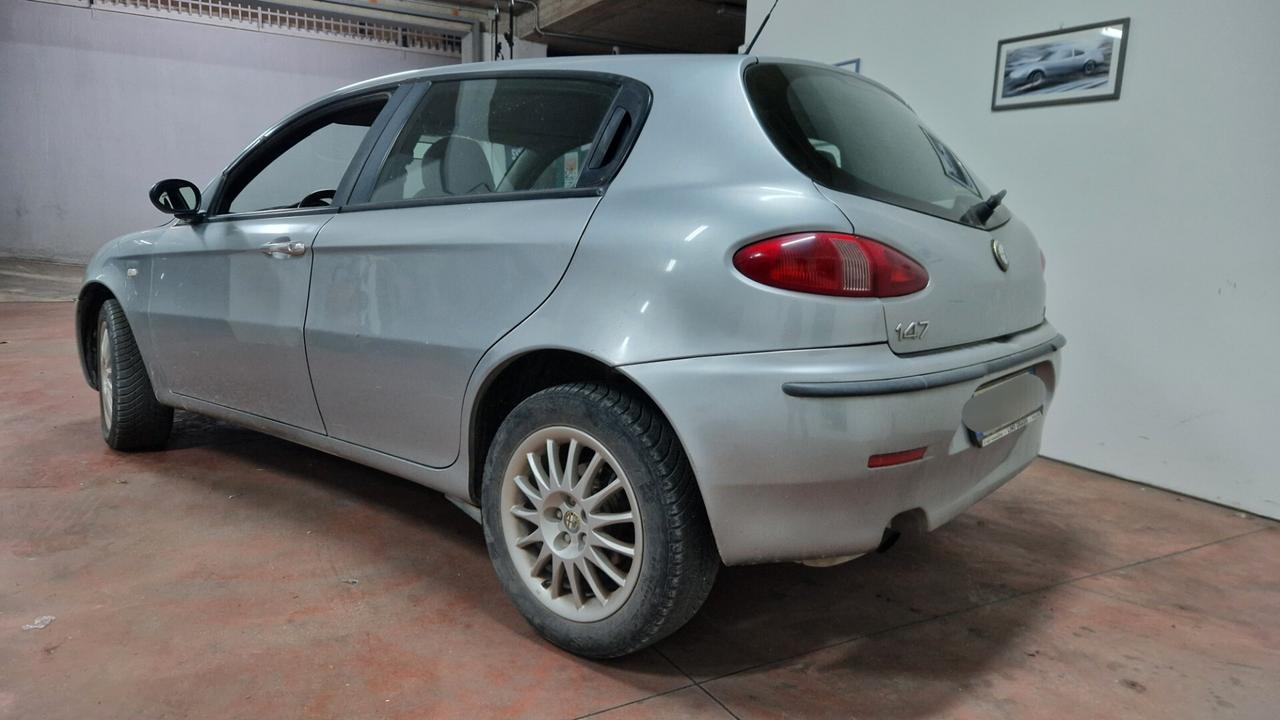 Alfa Romeo 147 1.9 JTD (115 CV). Progression