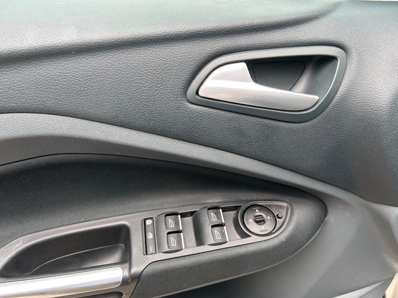 Ford C-Max 1.6 TDCI 7 POSTI TITANIUM NAVI