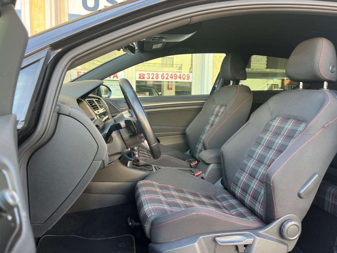Volkswagen Golf GTI Performance 2.0 245 CV TSI 26000 KM