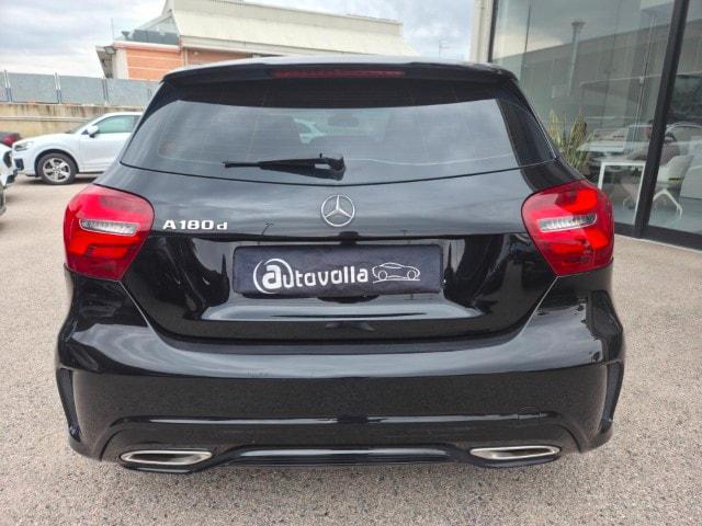MERCEDES-BENZ A 180 d Premium
