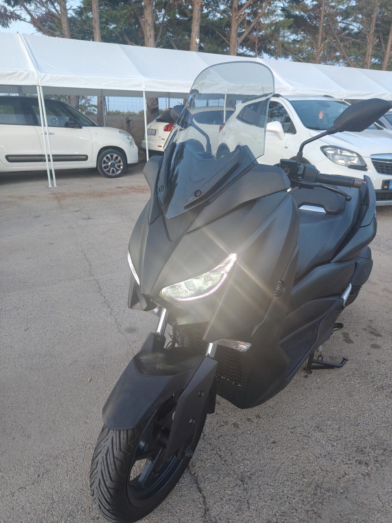 Yamaha X-Max 300 permuta auto/moto