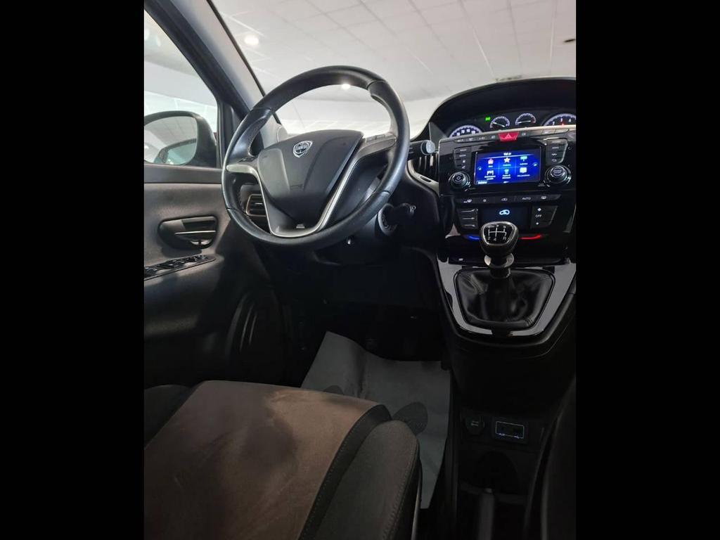 Lancia Ypsilon 5 Porte 1.2 Elefantino