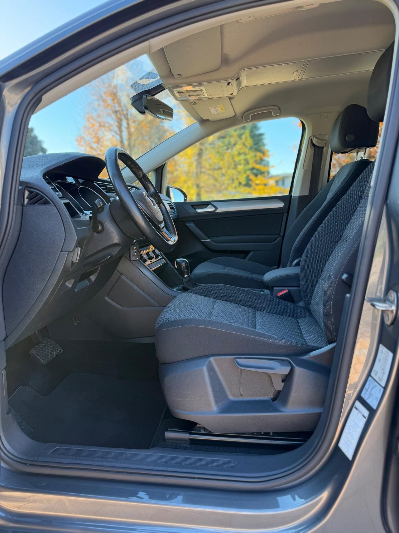 Volkswagen Touran 1.6 TDI 115 CV SCR DSG Executive BlueMotion Tech. Neopatentati