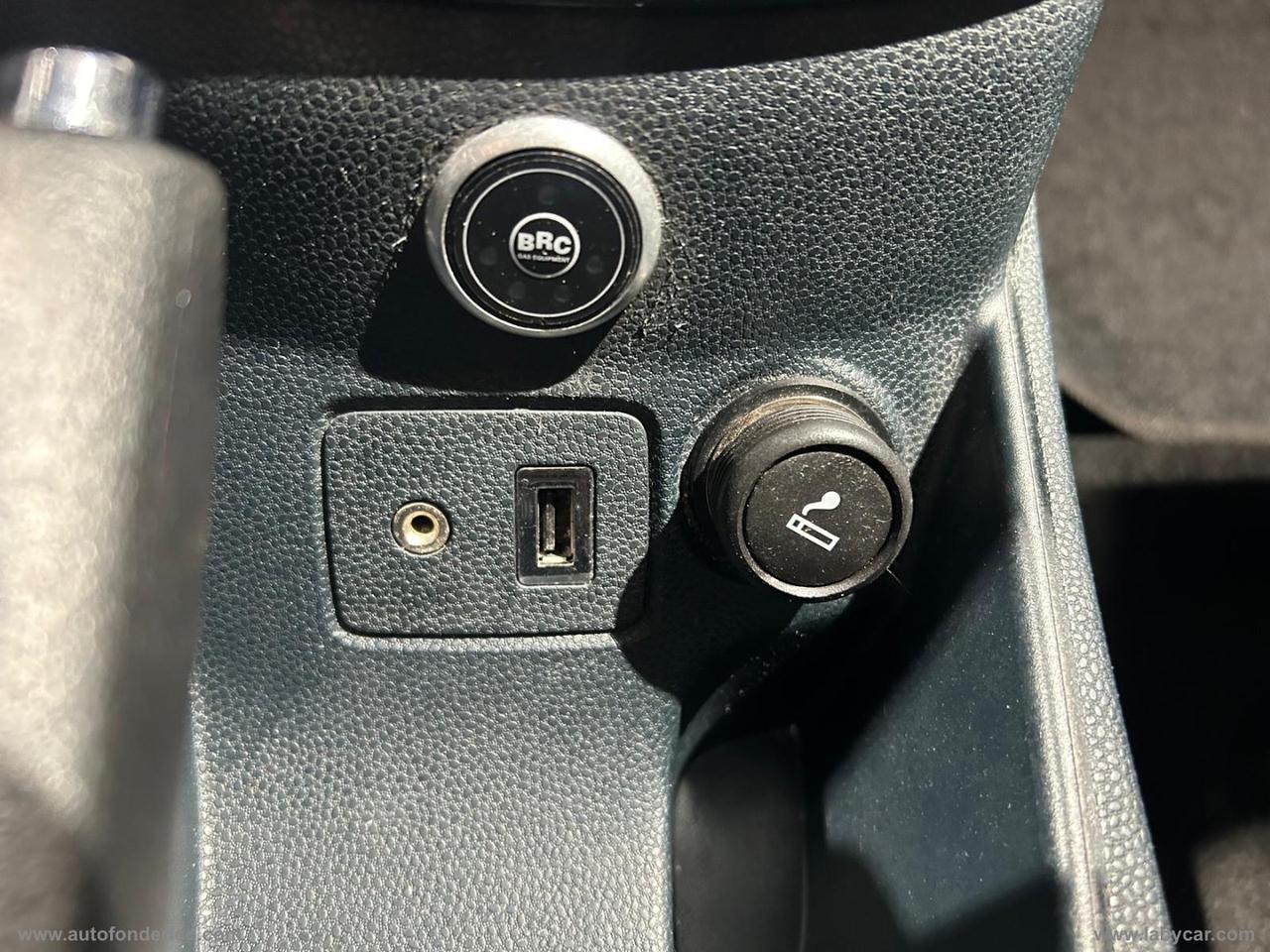 FORD Fiesta 1.4 GPL 5p. Titanium