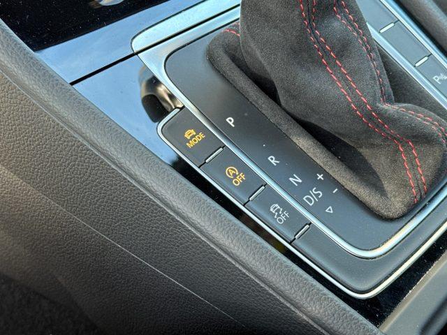 VOLKSWAGEN Golf GTI 2.0 TSI TCR Akrapovic DSG Service VW