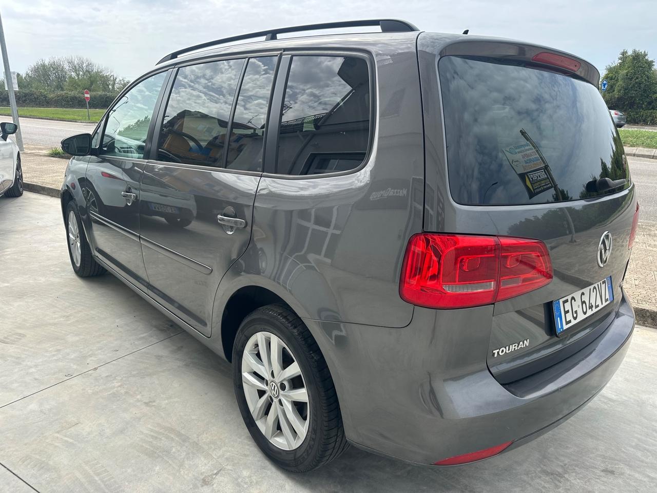 Volkswagen Touran 1.6 TDI DSG Comfortline 7 posti automatico