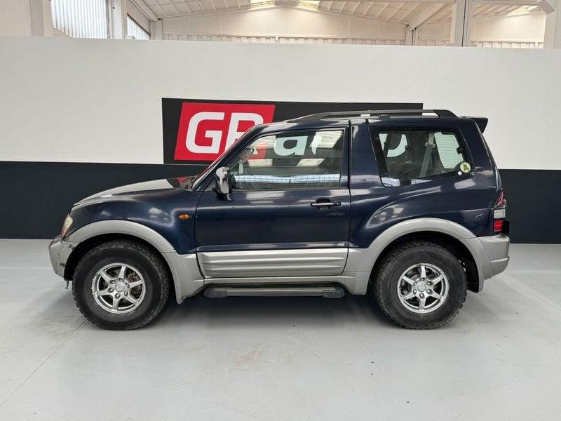 Mitsubishi Pajero Pajero 3.2 16V DI-D 3p. GLX Autocarro