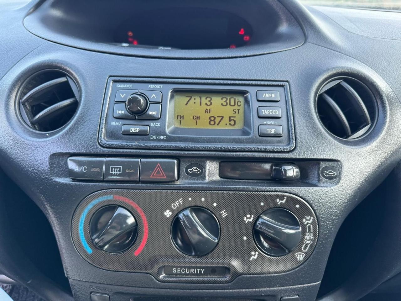 Toyota Yaris 1.0i 16V cat 3 porte Sol