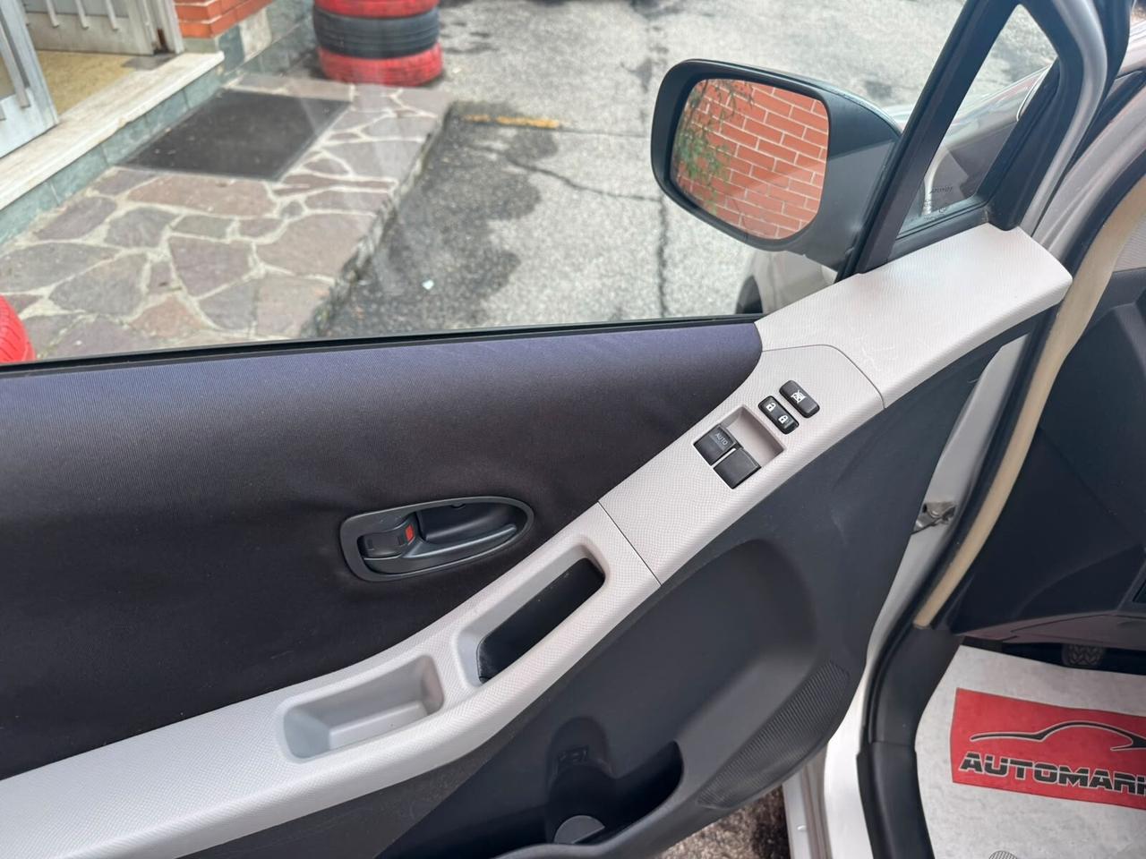 Toyota Yaris 1.0 69CV