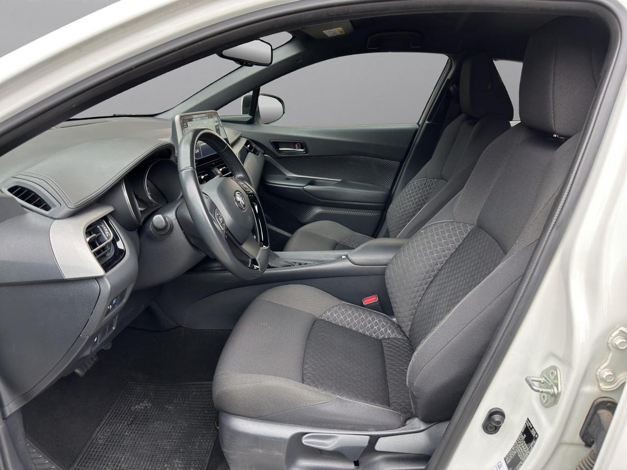 Toyota C-HR 1.8h Active e-cvt