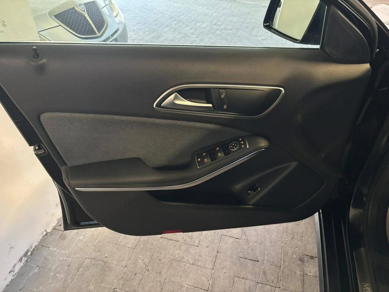 Mercedes-benz GLA 180 d Business