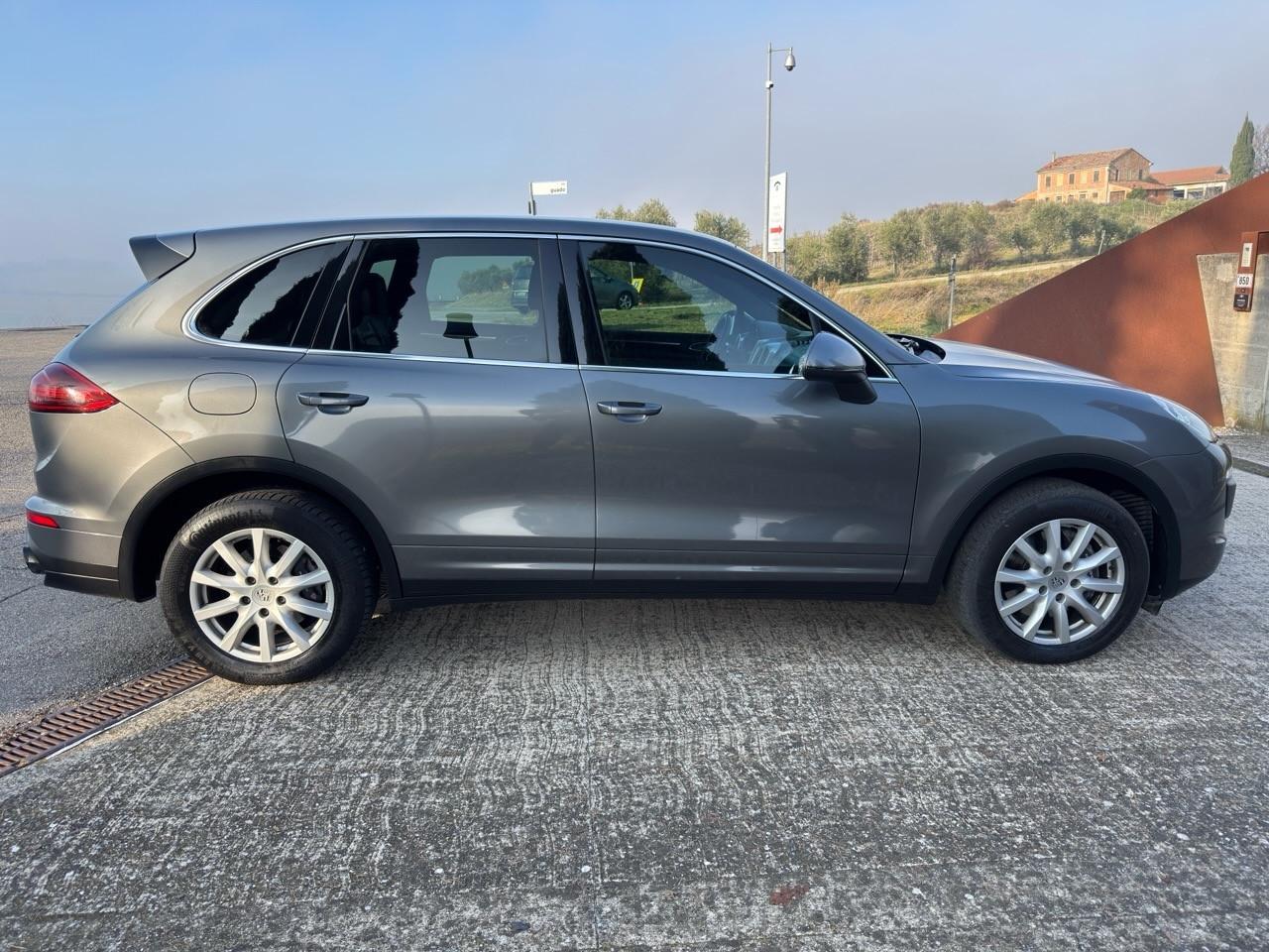 Porsche Cayenne Cayenne 3.0 Platinum Edition tiptronic ALLEST. GTS