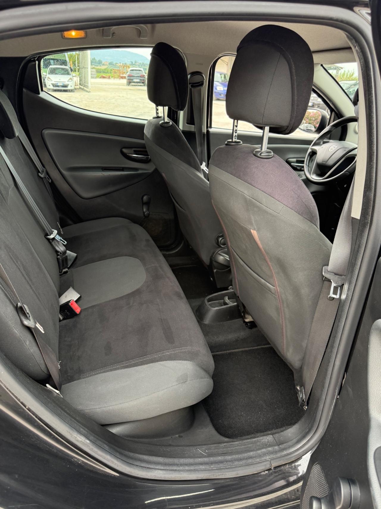 Lancia Ypsilon 1.2 benzina 5porte NEOPATENTATI