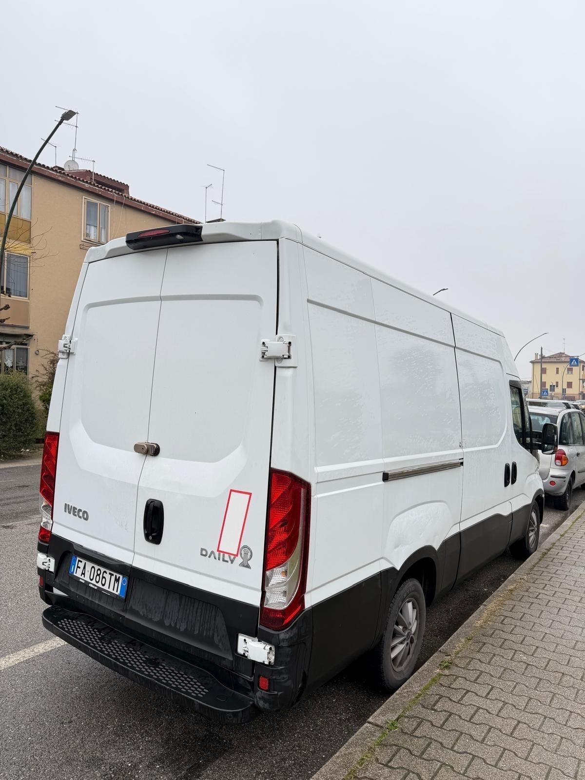 Iveco Daily 33S11V 2.3 HPT PC-TN Furgone
