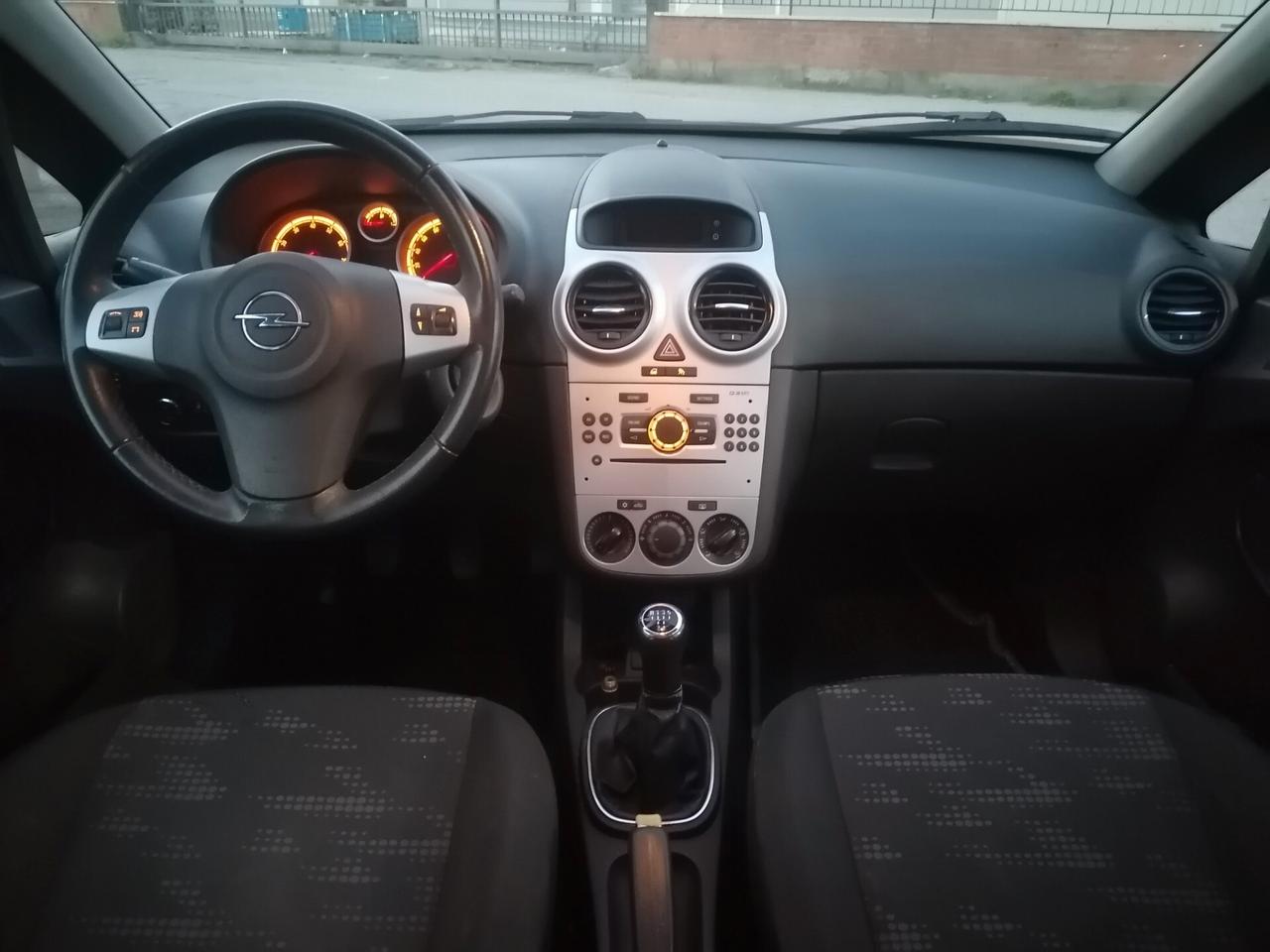 OPEL CORSA 1.2 5 Porte Club 63KW 2011