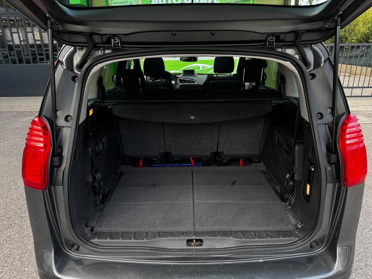 Peugeot 5008 1.6 HDi 115CV Allure