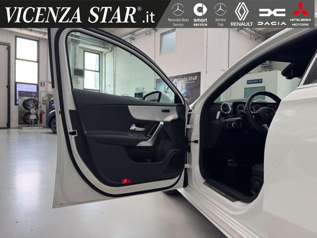 MERCEDES-BENZ A 180 d AMG ADVANCED PREMIUM