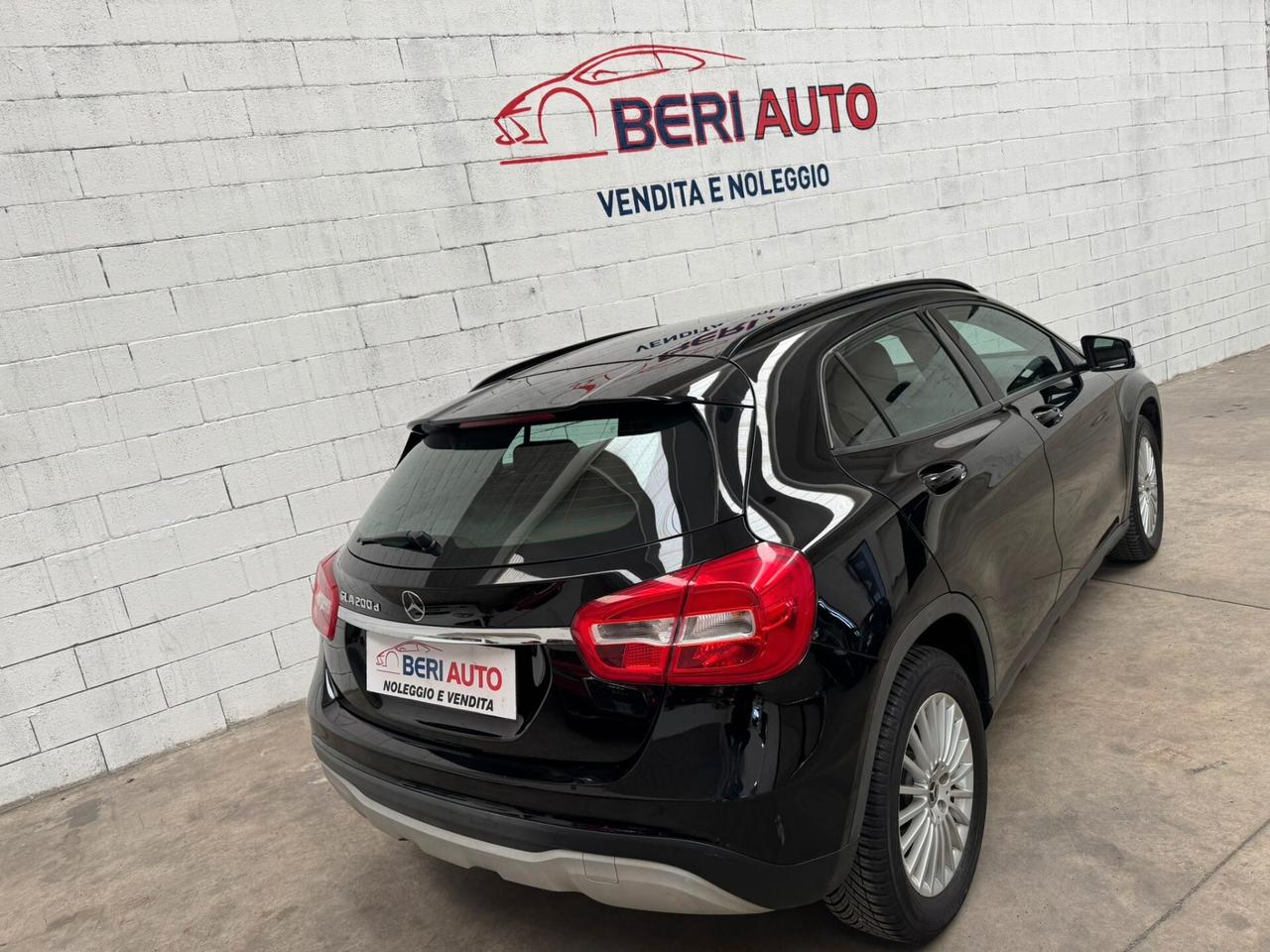 Mercedes-benz GLA 200 allestimento premium