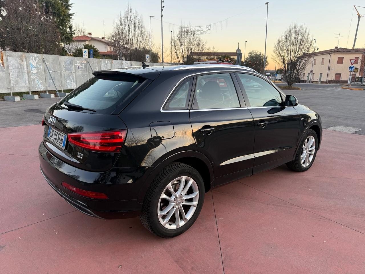 Audi Q3 2.0 TDI quattro S tronic Line Edition
