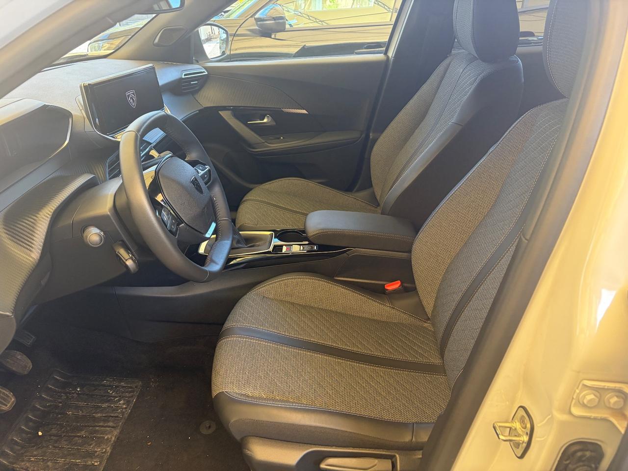 Peugeot 2008 PureTech 100 S&S Allure