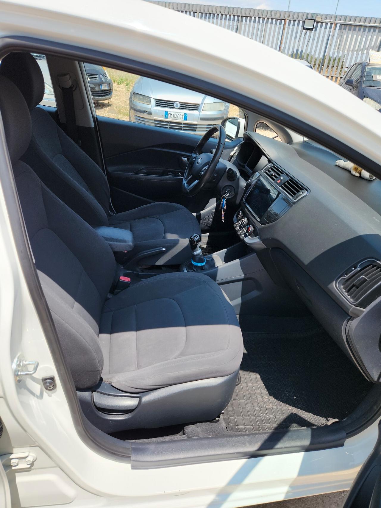 Kia Rio 1.1 CRDi 5p. Cool