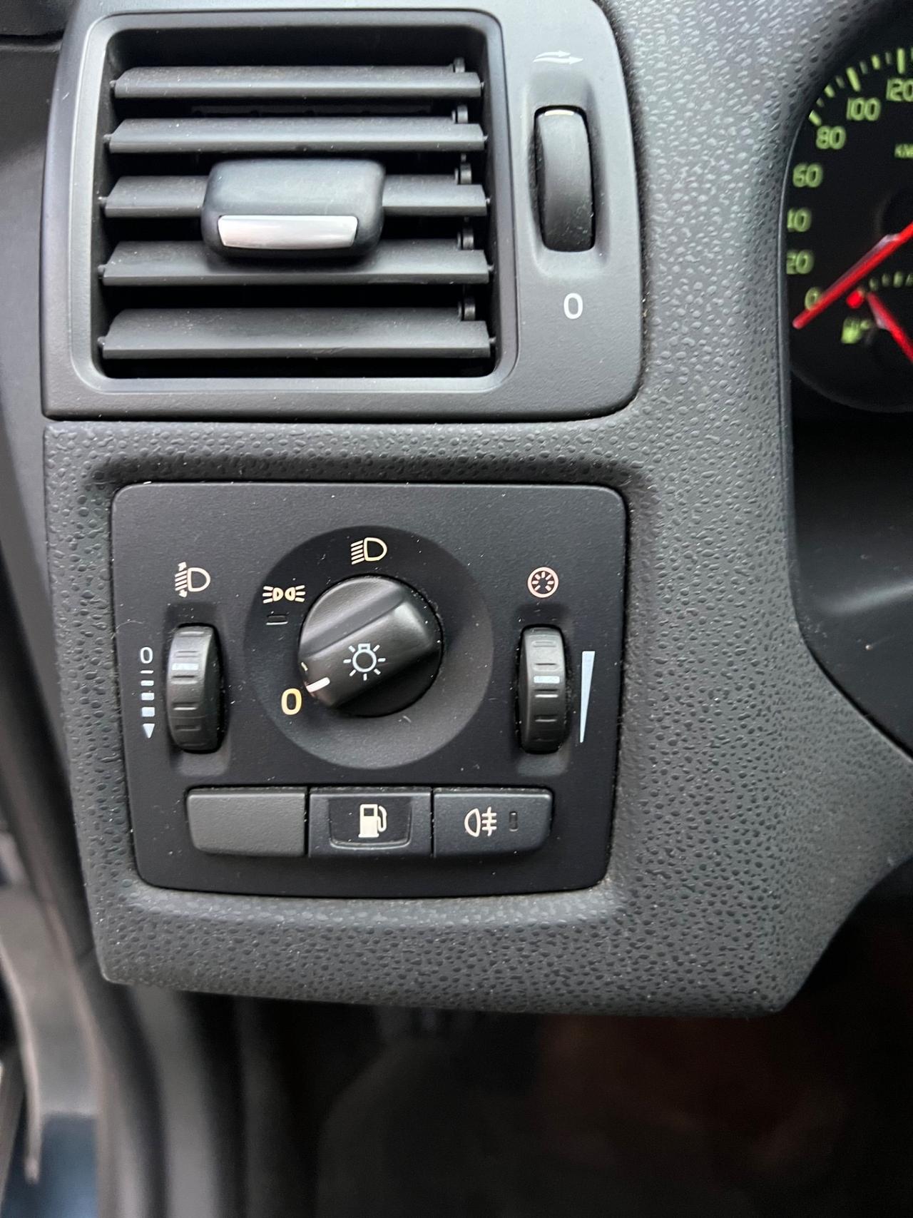 Volvo V50 D2 R-design