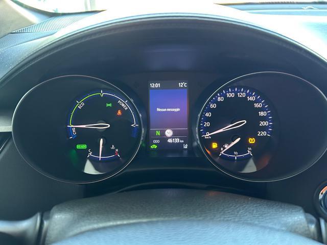 TOYOTA C-HR 1.8 Hybrid E-CVT Business