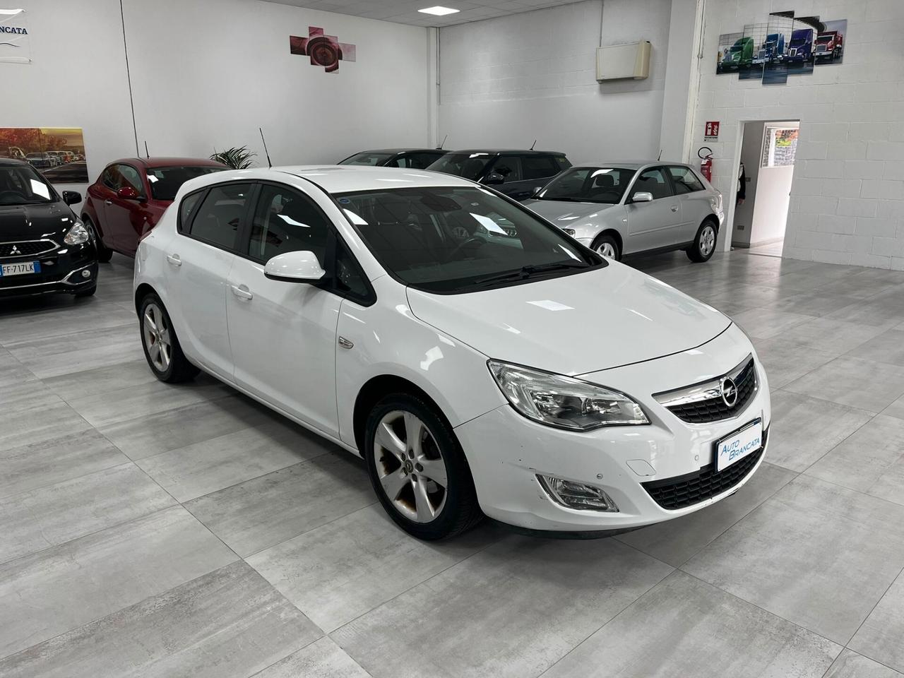 Opel Astra 5p 1.4 100cv