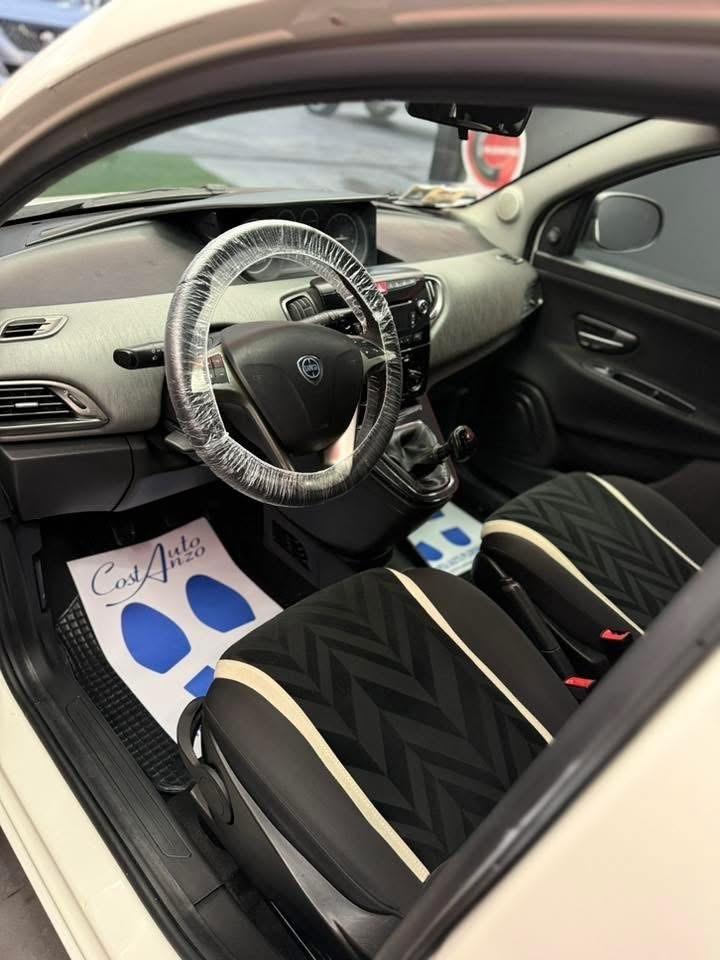 Lancia Ypsilon 1.3 MJT 95 CV NUOVA 11/2015