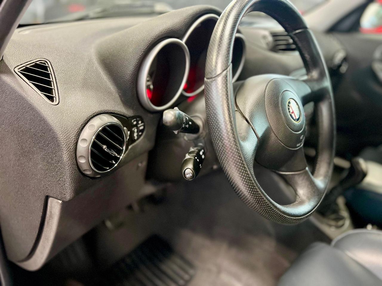 Alfa Romeo 147 1.6 16V Twin Spark Distinctive 5p