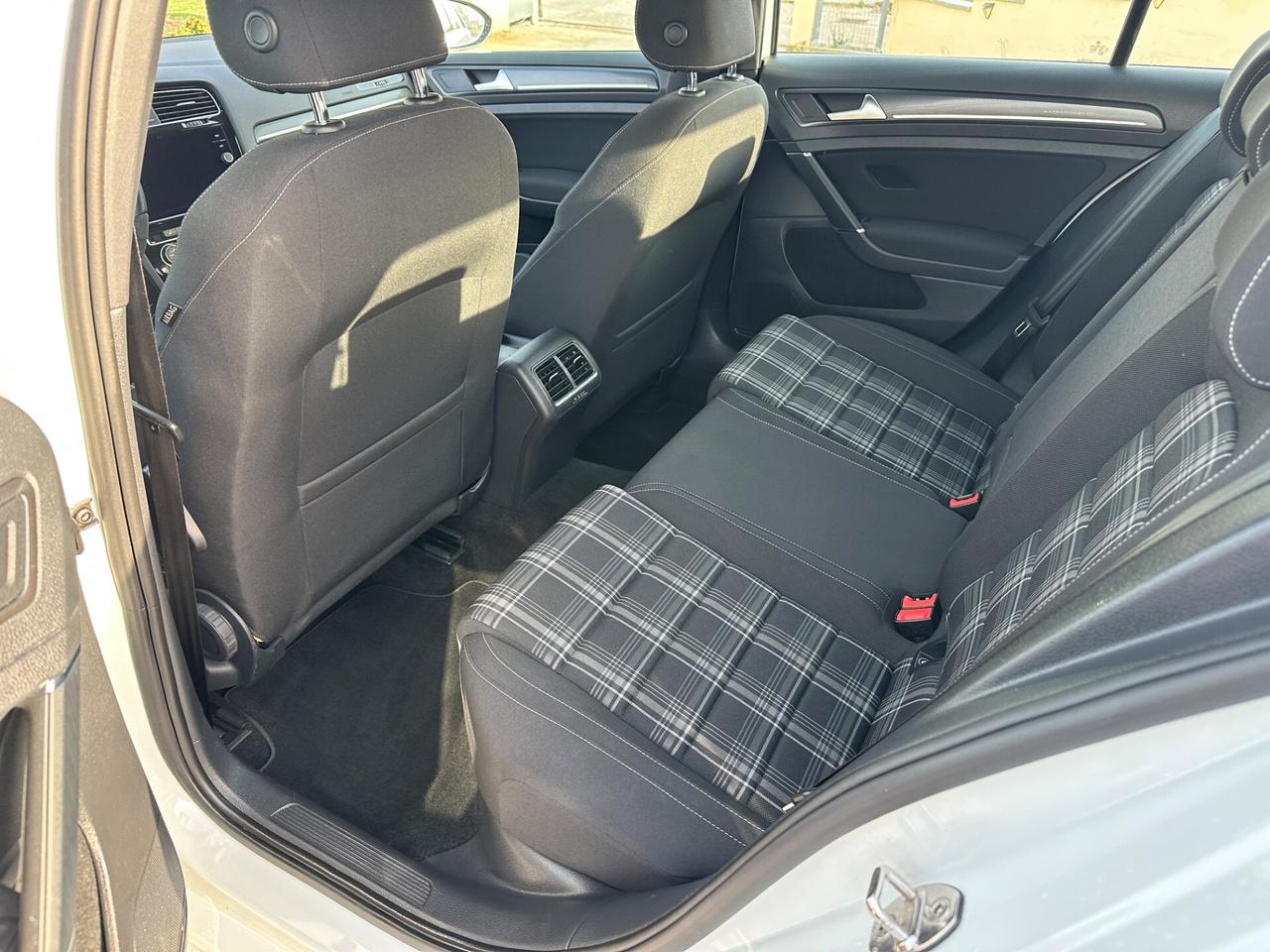 Volkswagen Golf GTD 2.0 TDI 5p. BlueMotion Technology