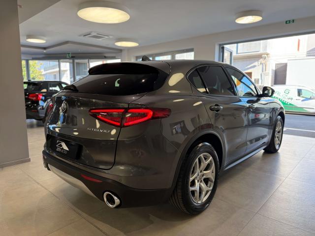 Alfa Romeo Stelvio 2.2 t Business Q4 190cv auto