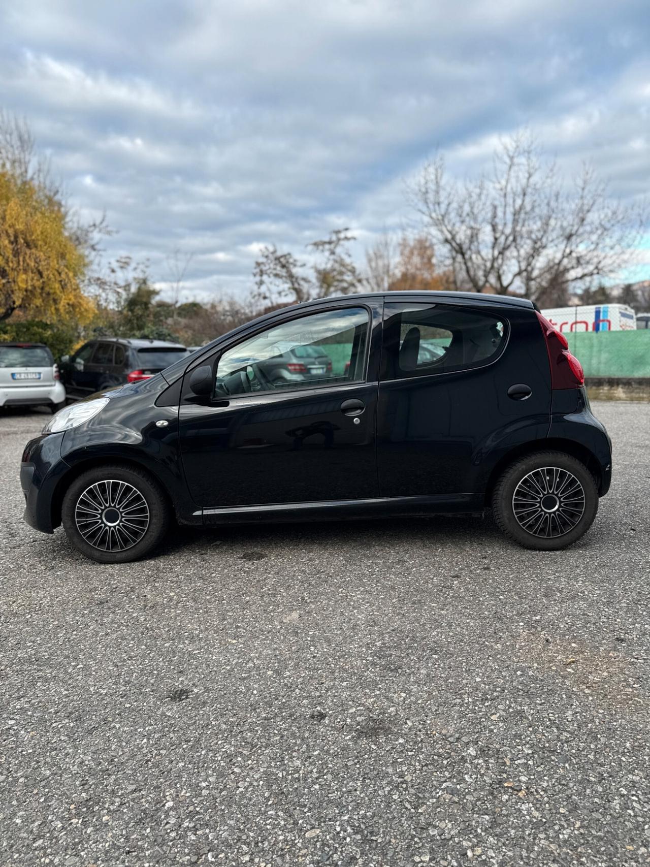 Peugeot 107 1.0 50kW 5P Benz *UNICO PROPRIETARIO*