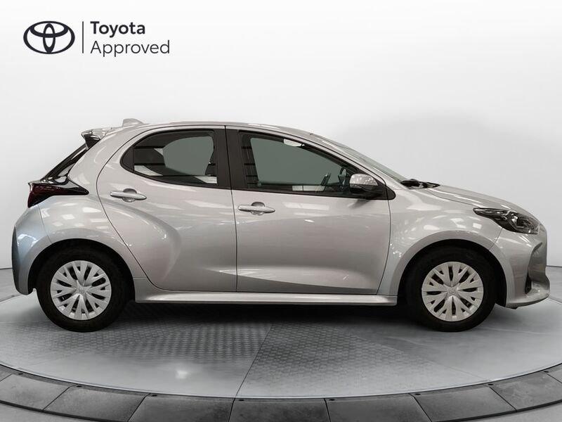 Toyota Yaris Hybrid Active MY21