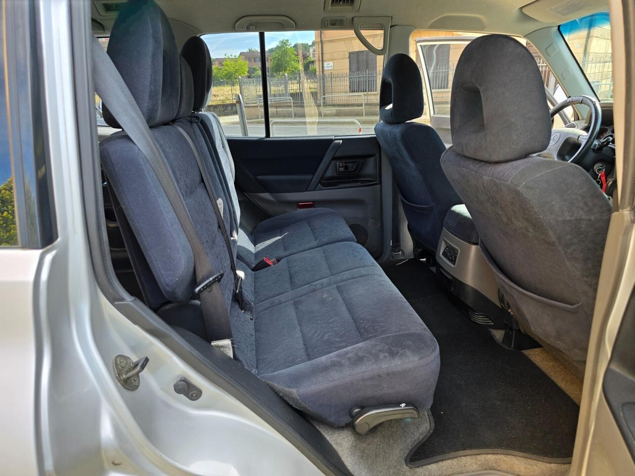 Mitsubishi Pajero 3.2 DID WAGON GLS 7 POSTI