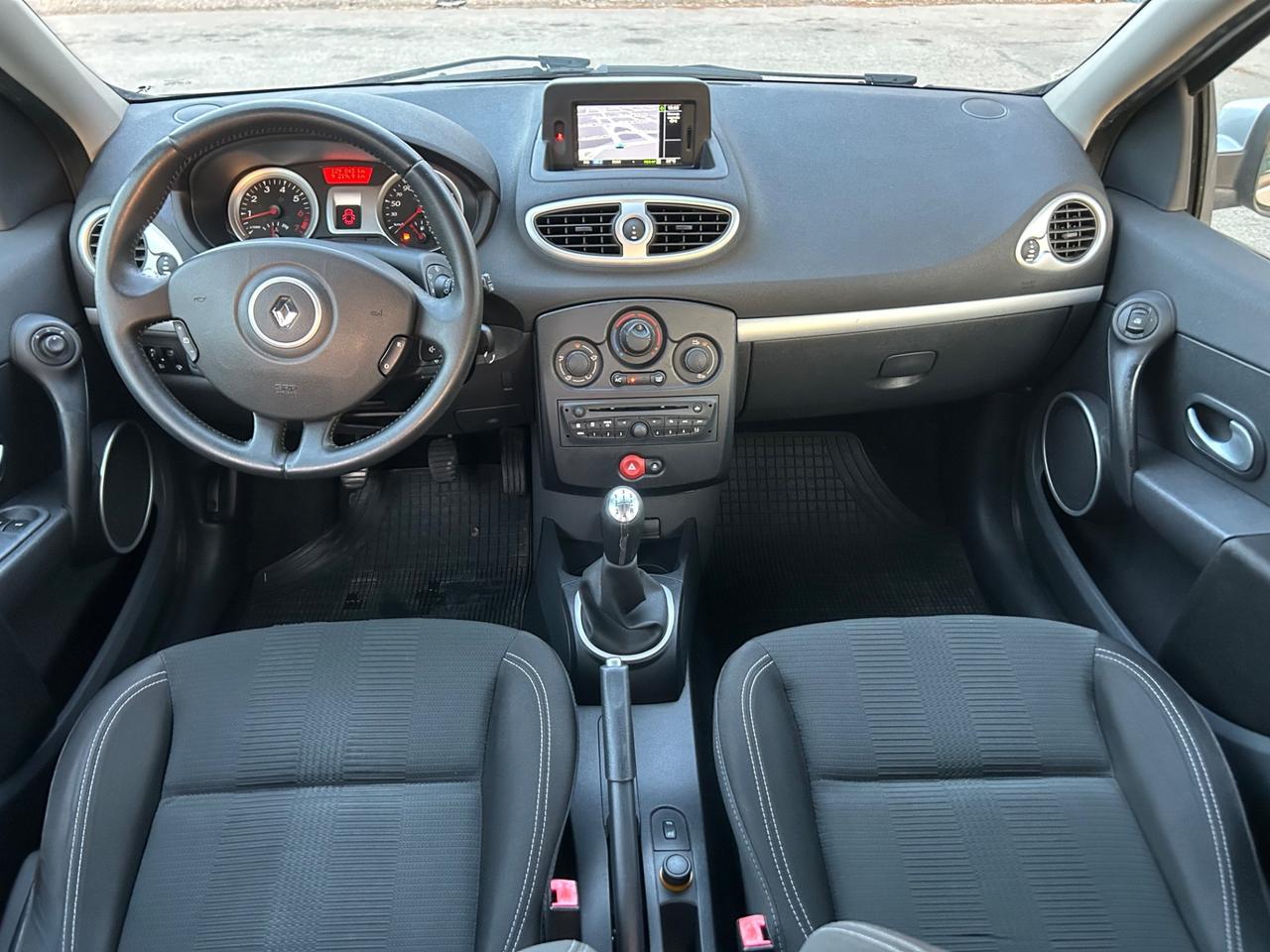 Renault Clio 1.2 benzina 75 cavalli 2011