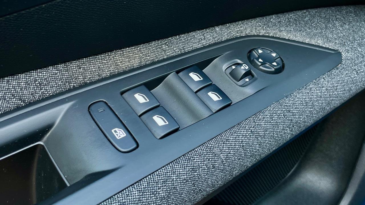 Peugeot 3008 BlueHDi 130 S&S EAT8 Active V. Cockpit Led