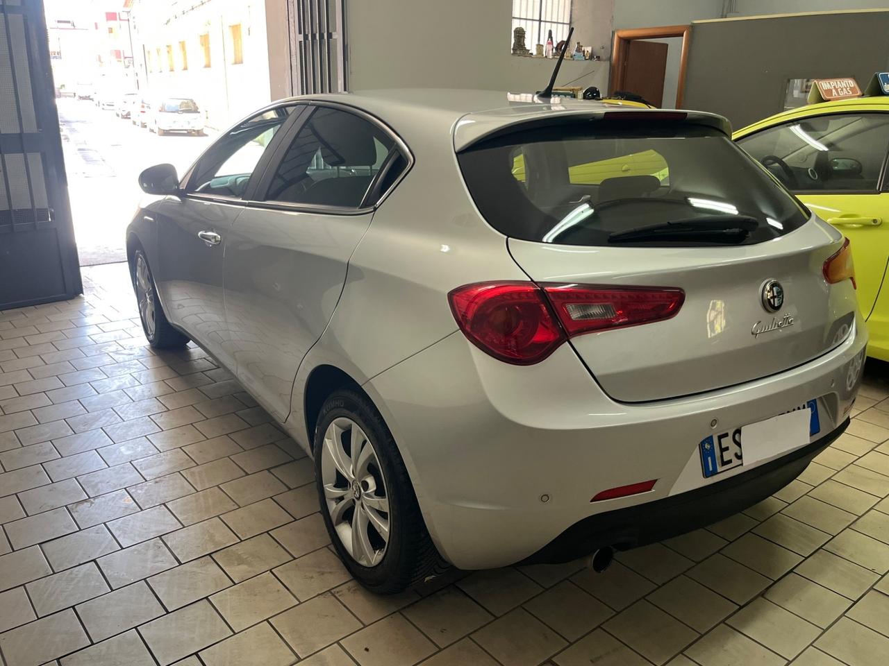 Alfa Romeo Giulietta 1.6 JTDm-2 full optional 2013