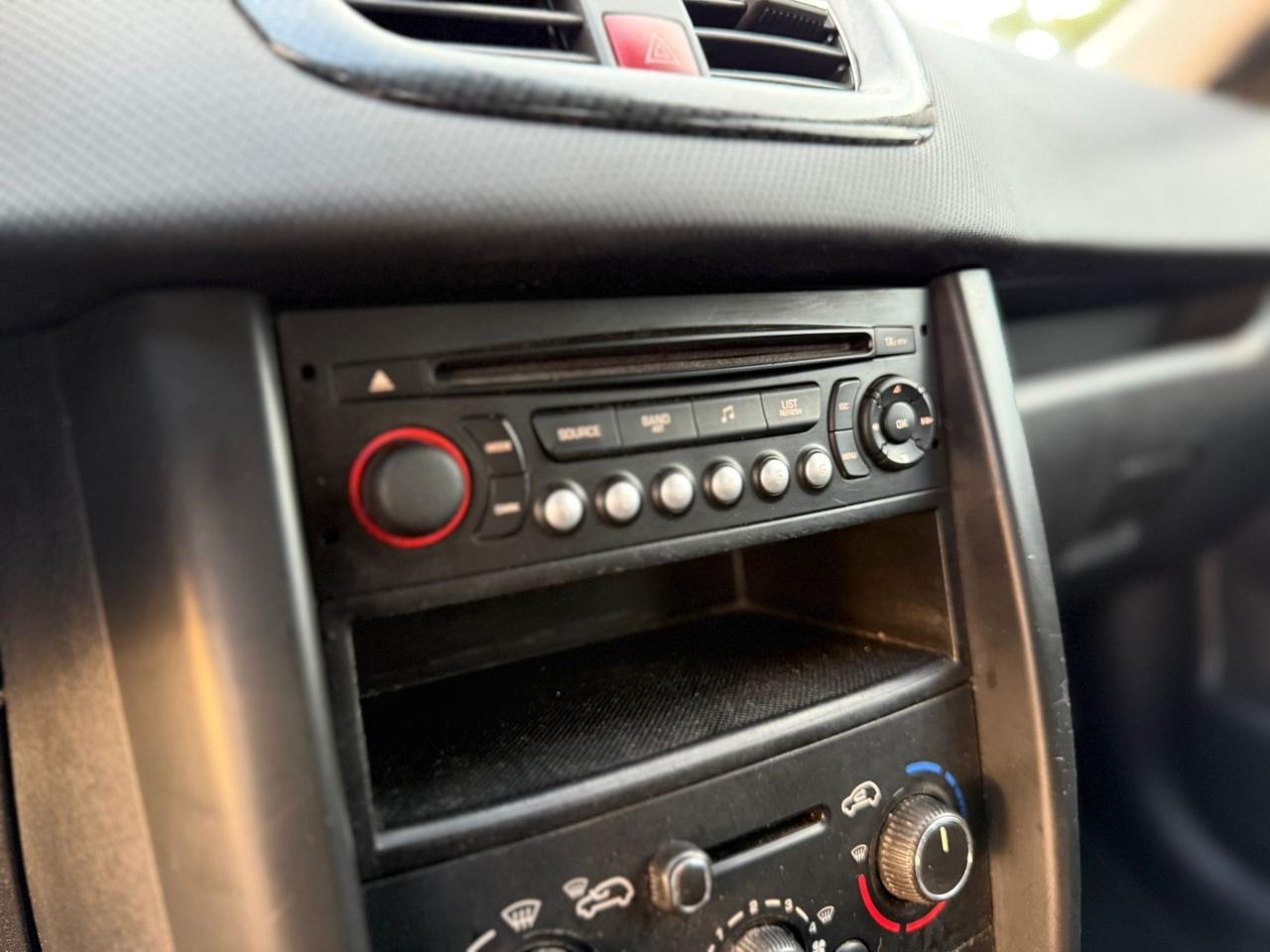 Peugeot 207 1.4 VTi 95CV 5p. Millesim 200