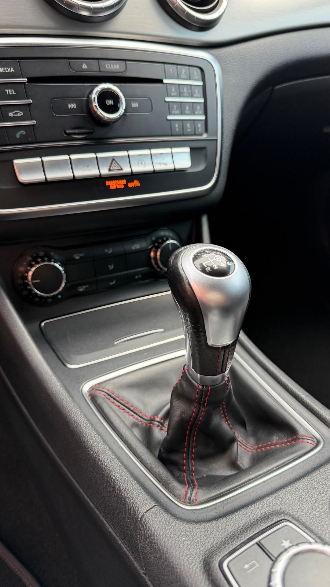 Mercedes-benz CLA 180 d Premium