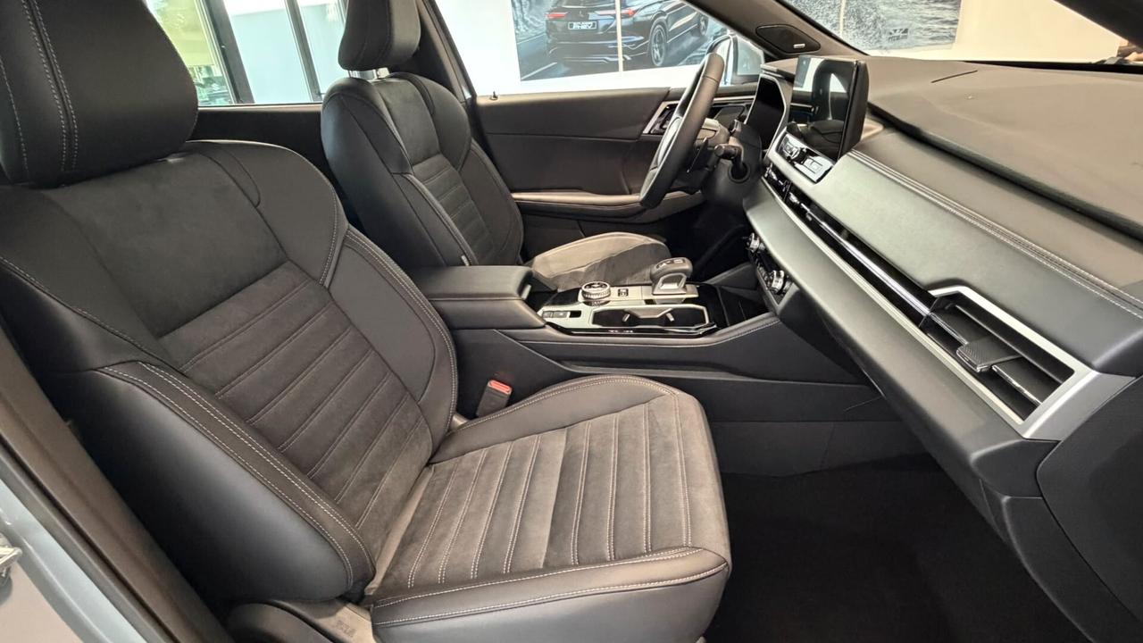 Mitsubishi Outlander 2.4L PHEV INTENSE AT