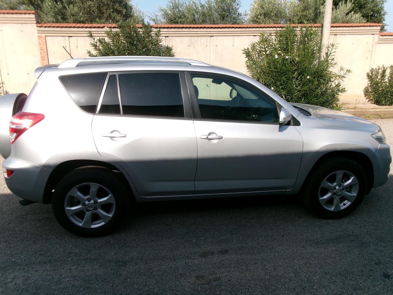 Toyota RAV 4 RAV4 Crossover 2.2 D-4D 150 CV DPF Exclusive