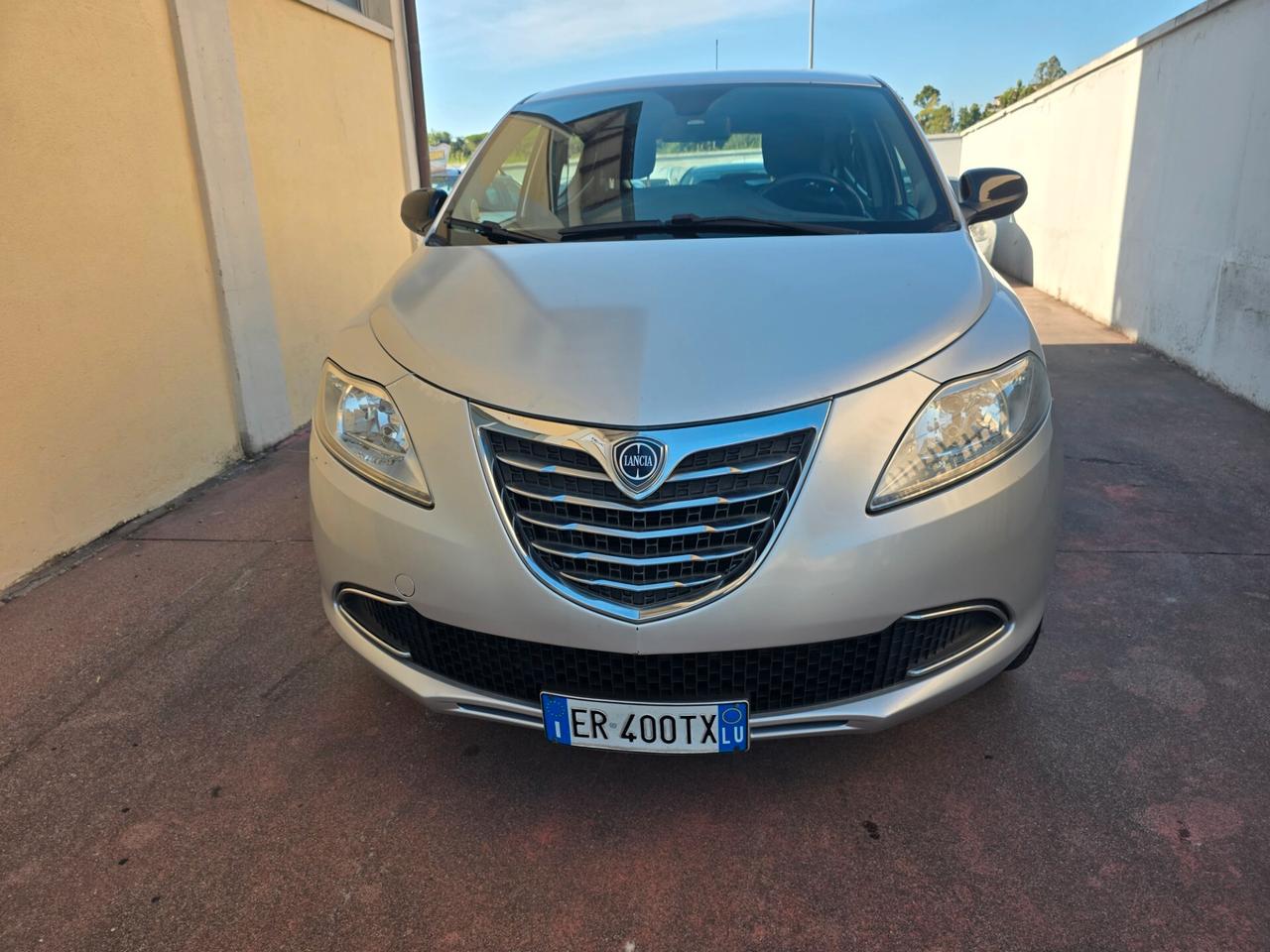 Lancia Ypsilon 0.9 TwinAir 85 CV 5 porte Metano Ecochic Elefantino