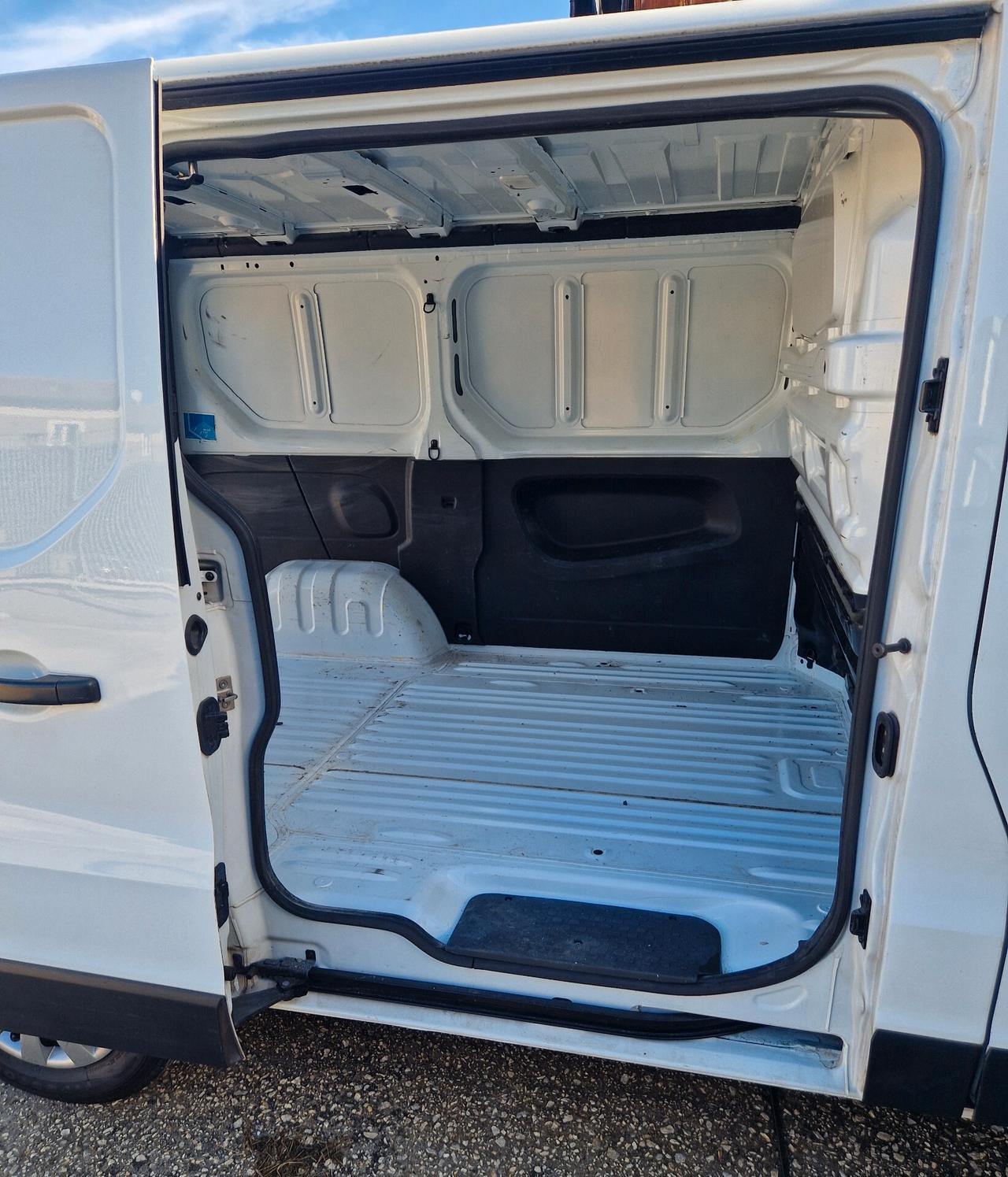 Renault Trafic T29 2.0 dCi 120CV PC-TN Furgone Ice