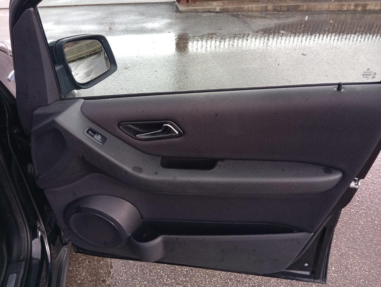 Mercedes-benz A 160 blue efficency