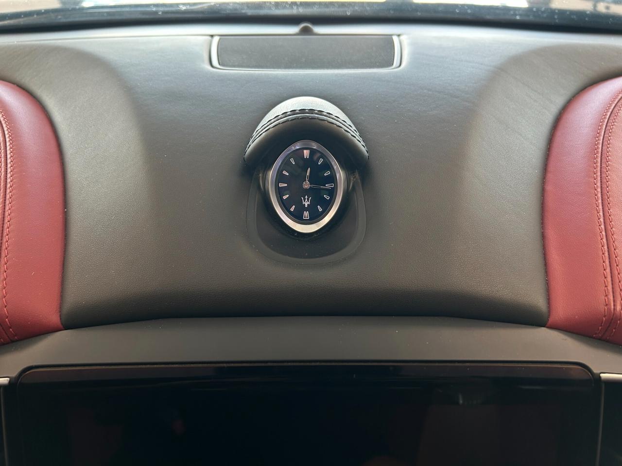 Maserati Ghibli V6 3.0 Modena 350CV